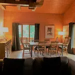 Celine 9, Apartment